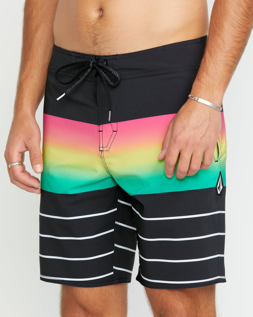 Quarta Fade Mod 19" Boardshort - NEW BLACK